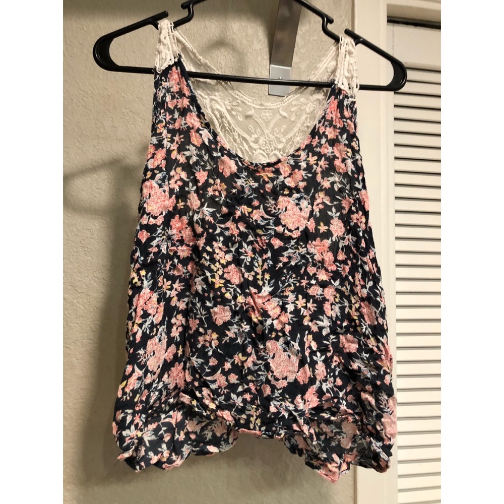 Flowery sleeveless top